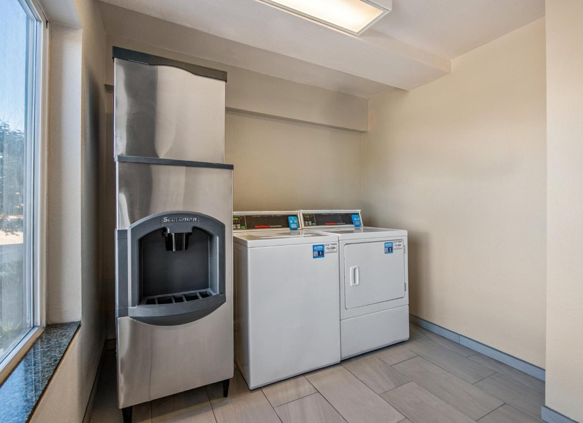 Express - Sorrento Valley By Ihg Hotel 2*